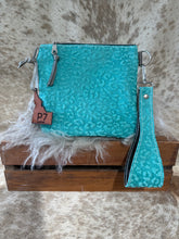 Load image into Gallery viewer, Fuzzy wristlet