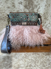 Load image into Gallery viewer, Fuzzy wristlet